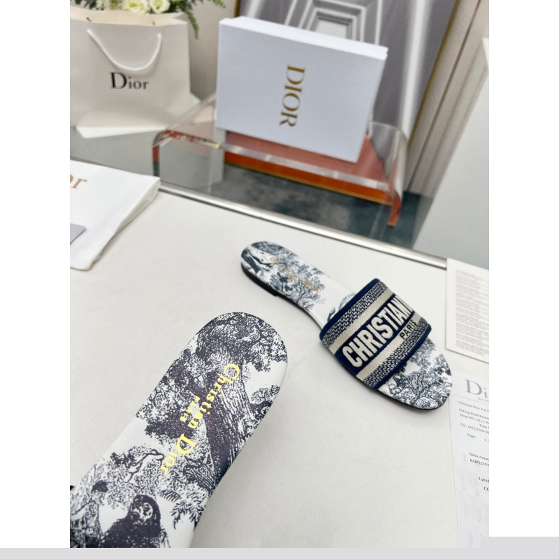 ch**an D*or slippers
